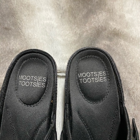 Mootsies Tootsies black slides size 6 - Picture 4 of 4